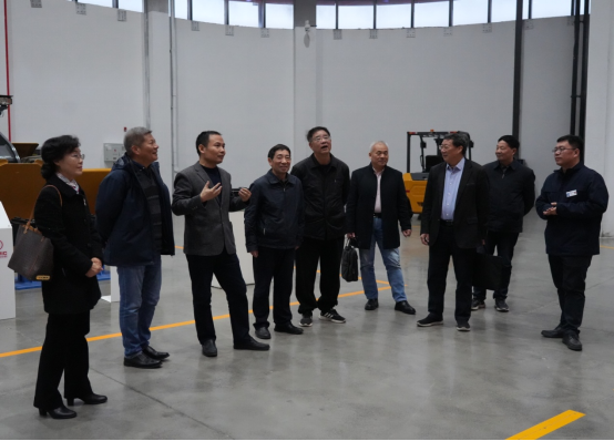 徐州市科技专家团走进徐工研究总院开展装备制造业新质生产力发展调研1017.png