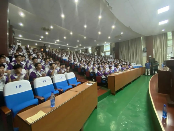 2024年“全国科普日”科学家进校园巡讲活动0368.png