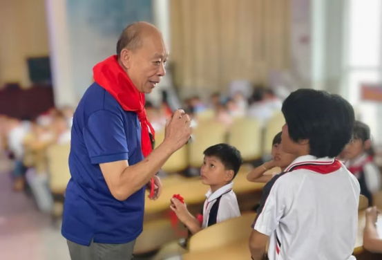 开讲！中科院老科学家走进邳州市铁富镇中心小学142.png