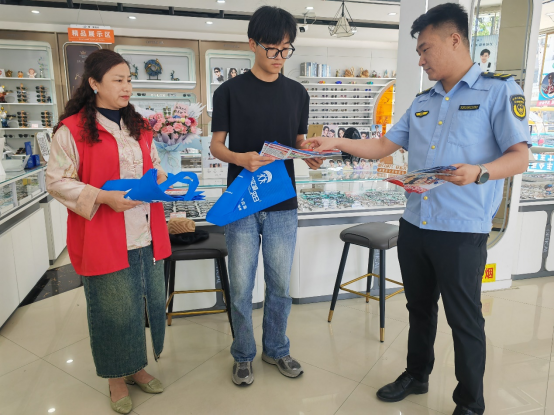 泉山区柳新镇开展“人人讲安全 个个会应急”——2025年全国防灾减灾日科普宣传活动44.png