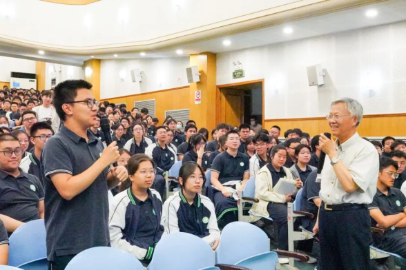 弘扬科学精神 培育时代新人409.png