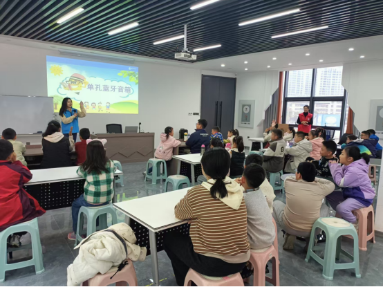 泉山区七里沟街道举行“行走的科技课堂”科普活动25.png 泉山区七里沟街道举行“行走的科技课堂”科普活动25.png