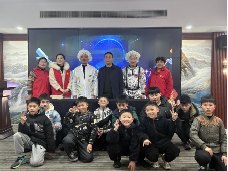 贾汪区科协举办 “文韵筑梦 科创启智” 冬令营 点亮青少年寒假生活326.png