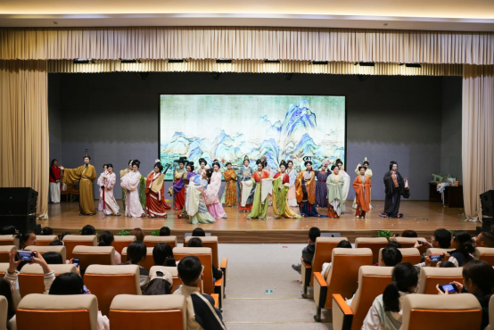 云龙区图书馆：3.6万人次的阅读探索之旅(1)827.png
